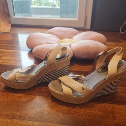 Hilfiger white platform sandals size 39 used