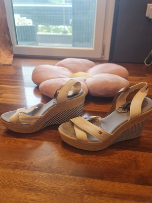 Hilfiger white platform sandals size 39 used