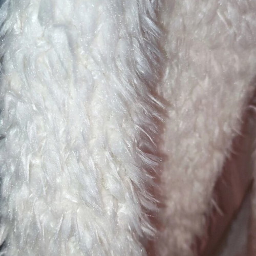Cherry white fur sleeveless vest like new, size S