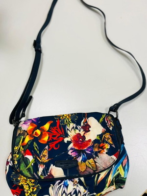 Hexagona Paris shoulder and crossbody bag like new, floral blue multicolor