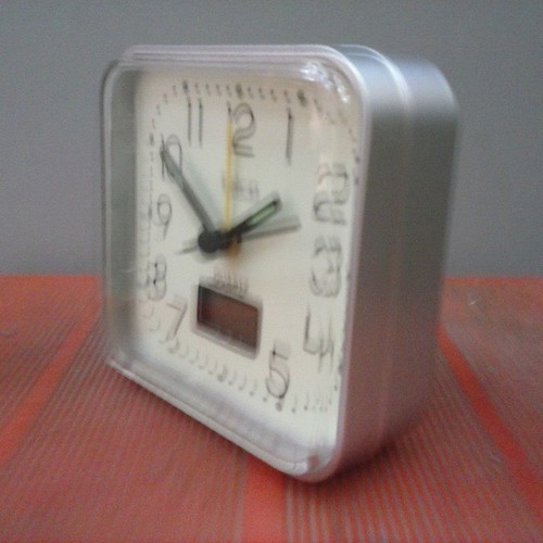 CLOCKS digital (analog display) tabletop with square shape temperature