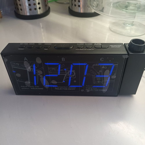 LED Clock with Projector and Dual Alarm USB Port like new