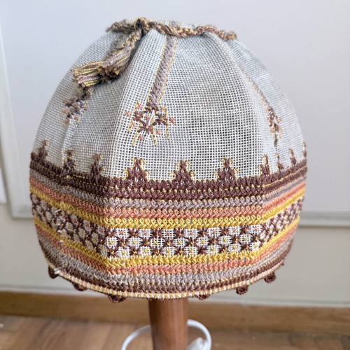 Vintage table lamp with embroidered shade and wooden tripod base like new