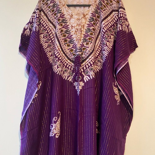 Caftan like new, purple, 100% rayon