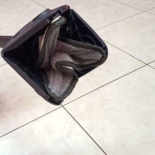 Floor mop with extra cloth for walls and cabinets