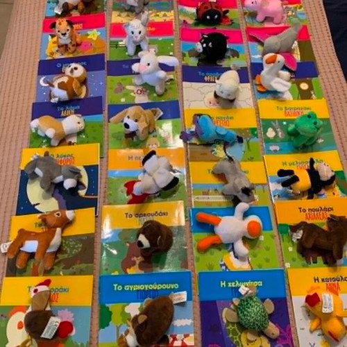 Zoakia Pareakia Collection 32 Books and 32 Plush Toys like new