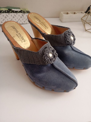 Blue leather mules, size 40