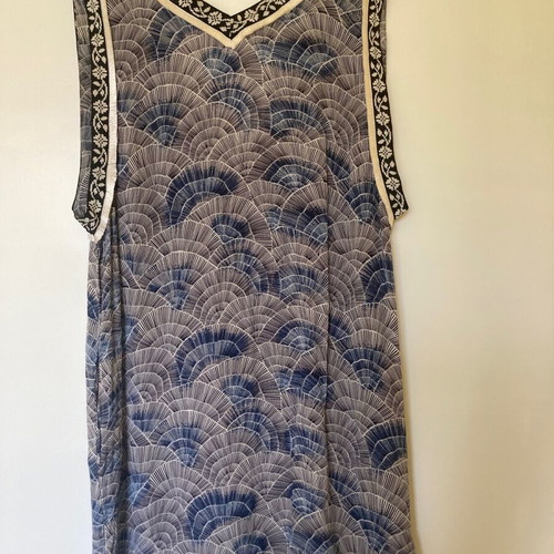 Pepe Jeans dress like new with blue shell print and embroidery