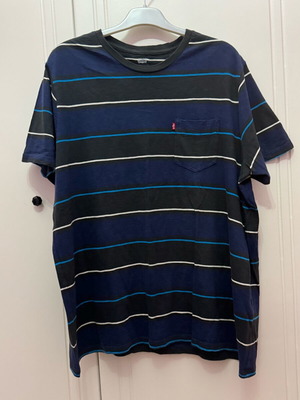 Levi’s men’s t-shirt XL like new, blue black striped with pocket
