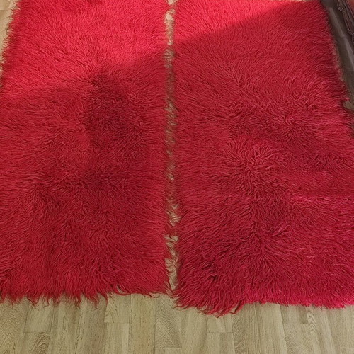 Wool flokati rugs like new, set of 2, red color