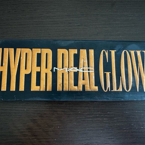 Mac Hyper Real Glow Palette used, shade Shimmy Peach