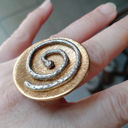 Statement two-tone adjustable ring like new, gold and silver