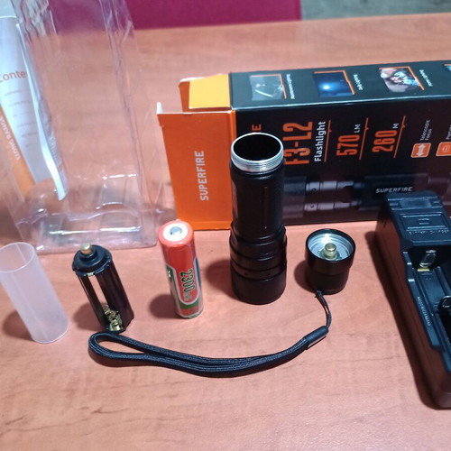 Led flashlight 570LM new with beam adjustment and 5 modes