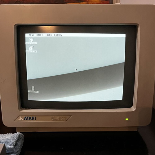 Atari 1040STF computer without screen, German ROM