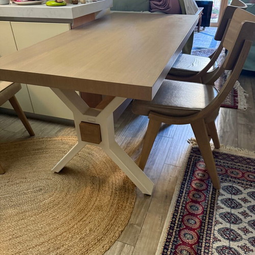 Dining table with 5 chairs like new