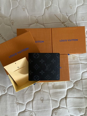 Портфейл Louis Vuitton нов, черен с релефен мотив