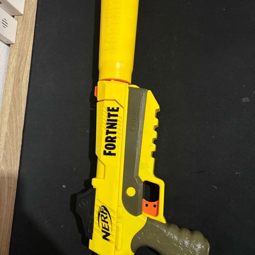 Nerf toy gun like new with bonus plastic darts