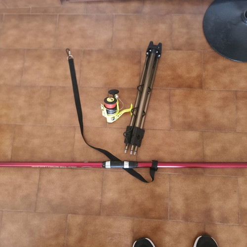 Fishing set used with tripod, surf casting rod 420 and reel with line