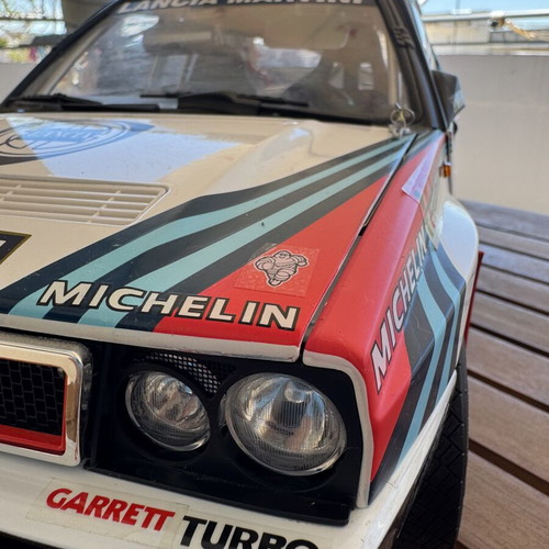 Lancia Delta Integrale 1/8 scale model new with 100 issues