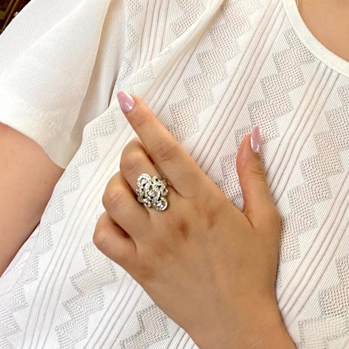 18k Art Deco ring new with brilliant diamonds