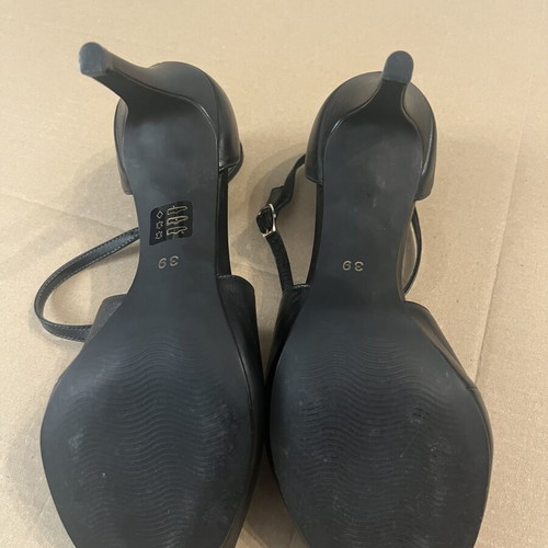 Beatrice Estell black sandals size 39 like new, 8.5cm heel