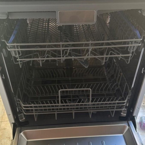DeLonghi dishwasher like new DDW60W20 / DDW60S20
