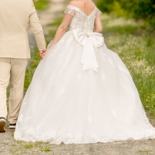 Shein wedding dress used, size M, white with sequins and lace