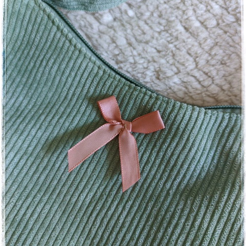 Green shoulder bag with pink bow like new, reworked