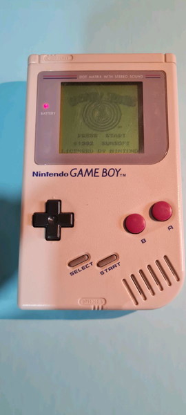 game boy original με 1 παιχνιδι.