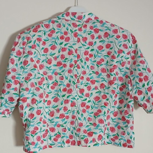 Chillytime vintage floral shirt with pink roses