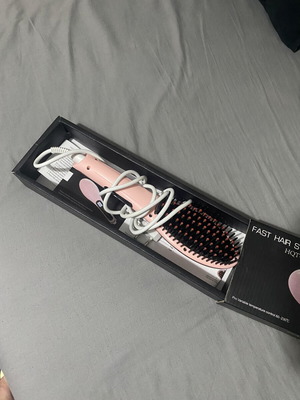 Hair Straightening Comb new, heats up to 230 degrees