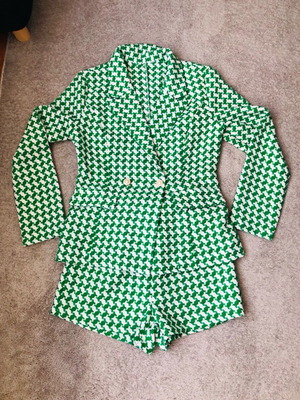 Shein women's suit used, blazer and shorts, size S