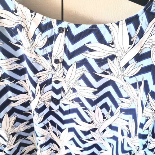 Fransa French blouse floral size Large, new
