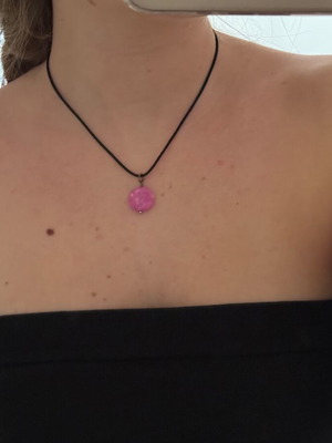 Necklace with pink bead like new