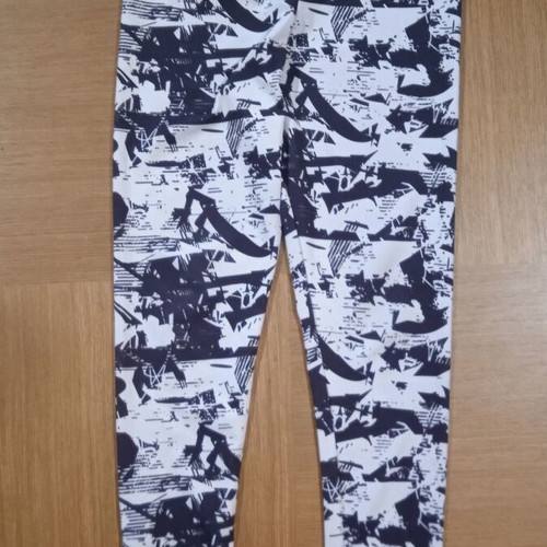 Sports leggings used for girl 7-8 years, black and white