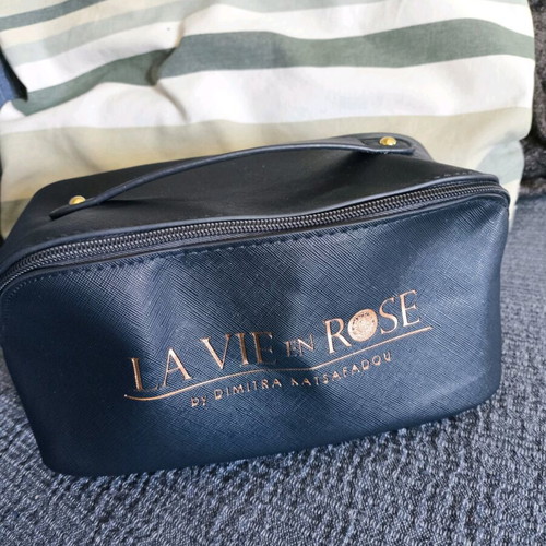 La Vie en Rose cosmetic case new