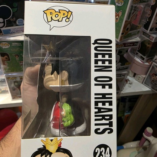 Funko Pop Queen of Hearts like new