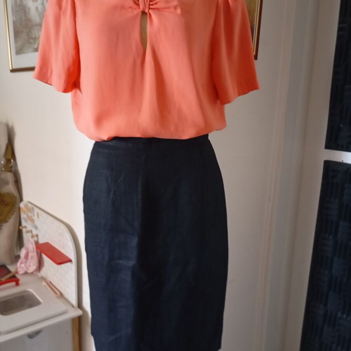 Linen women's skirt black, like new, sizes S/M