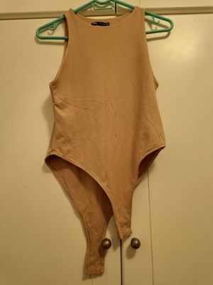 Zara women's beige bodysuit like new