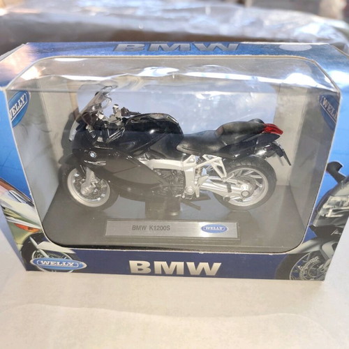 Welly Diecast BMW K1200S 1:18 model new, metal with plastic parts