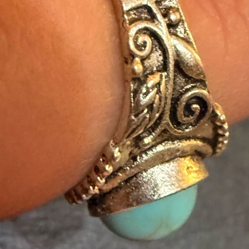 Vintage ring with stone like new, turquoise and silver