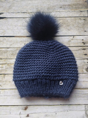 Children's hat like new, blue, for 7-8 years old with soft lining