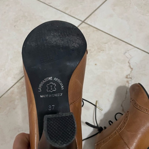 Leather women's shoes brown, like new
