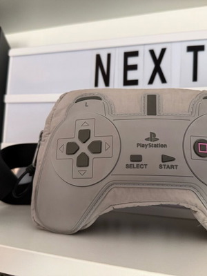 Τσαντάκι ζώνης Zara Playstation σε σχήμα χειριστηρίου σαν καινούργιο