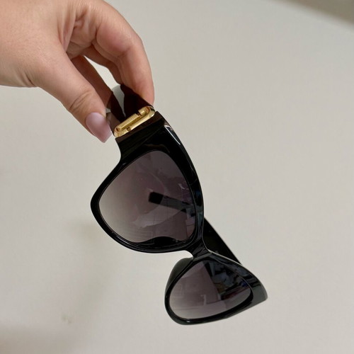 Marc Jacobs Black and Gold Women Sunglasses New Vintage