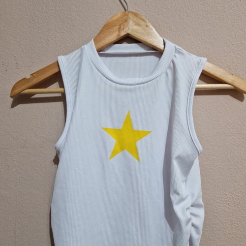 White top new, size 152 cm, yellow star detail