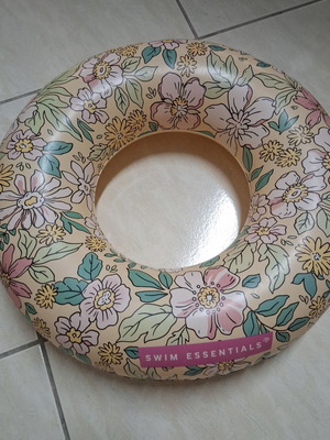 Swim Essentials children's swim ring Blossom with Hot Tuna beach shoes gift