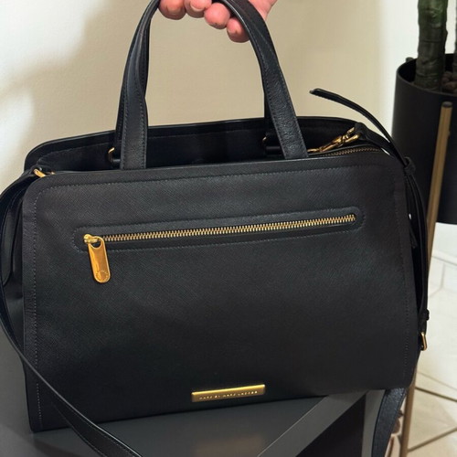 Marc Jacobs black shoulder bag like new