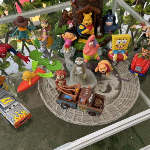 Disney and Animation Figures Collection with Winnie the Pooh Treehouse