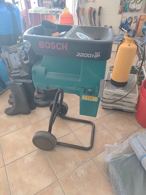 Bosch Branch Shredder new and electric 2200 watt Made in Germany